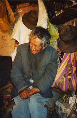 http://planete-monde.viabloga.com/images/Macario_en_plein_discours_t.jpg